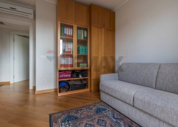 Cameretta / Studio - Appartamento Via Guido Gozzano
 
34, Busto Arsizio - foto 21