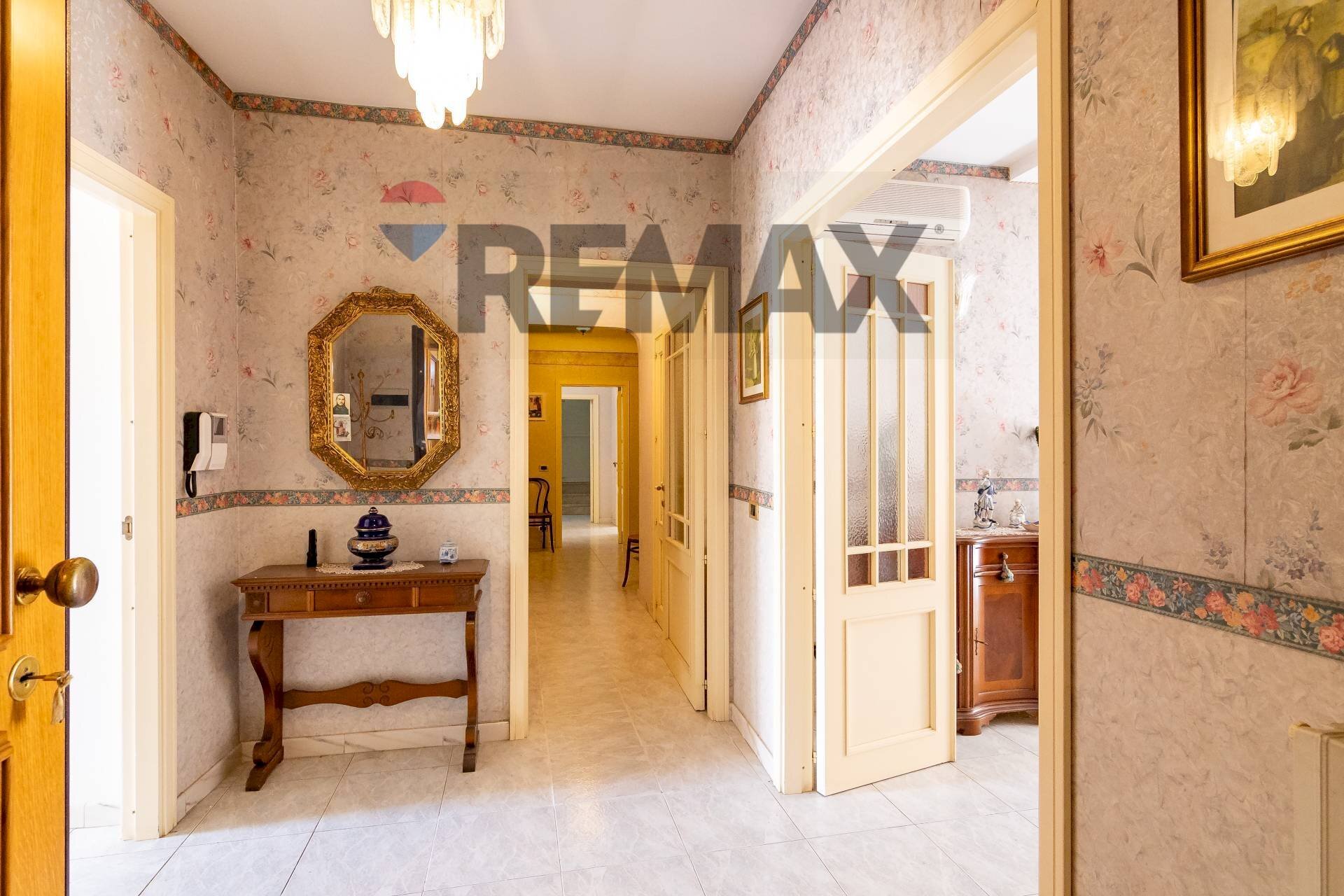 Hall / corridoio - Casa indipendente Via Giombattista Odierna
 
109-111-115-117, Ragusa - foto 1