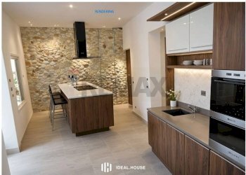 Cucina - Casa indipendente Via Giombattista Odierna
 
109-111-115-117, Ragusa - foto 8