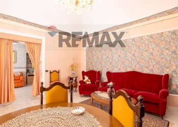 Sala da pranzo - Casa indipendente Via Giombattista Odierna
 
109-111-115-117, Ragusa - foto 18