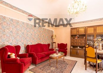 Sala da pranzo - Casa indipendente Via Giombattista Odierna
 
109-111-115-117, Ragusa - foto 19