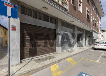 Edificio all\'aperto - Locale Commerciale via Mazzini
14, Samarate - foto 3