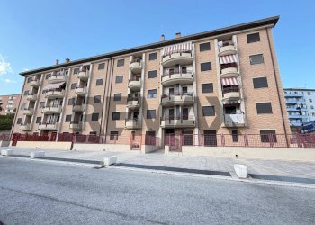 Edificio all\'aperto - Quadrilocale via Liguria
 
31/B, Campobasso - foto 30