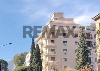 Edificio all\'aperto - Negozio Via Principe Di Paterno'
46, Palermo - foto 8