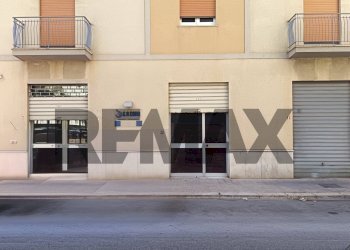 Edificio all\'aperto - Locale Commerciale Via Degli Stabilimenti
33, Trapani - foto 1