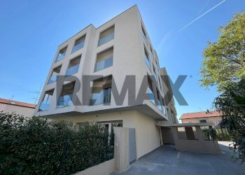 Edificio all\'aperto - Bilocale Via Varesina
 
177, Como - foto 1