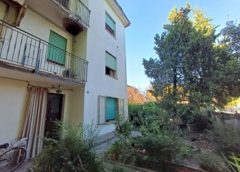 Cortile interno - Appartamento via Giacomo Matteotti, Soliera - foto 3