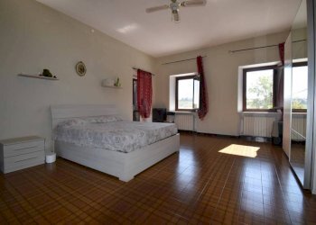 Camera da letto - Villa a Schiera via Gorra, Montegrosso d'Asti - foto 13