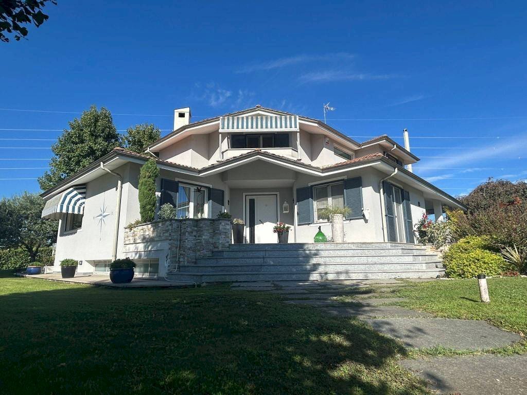 Villa viale Vittorio Veneto 77A, Carrù - foto 2