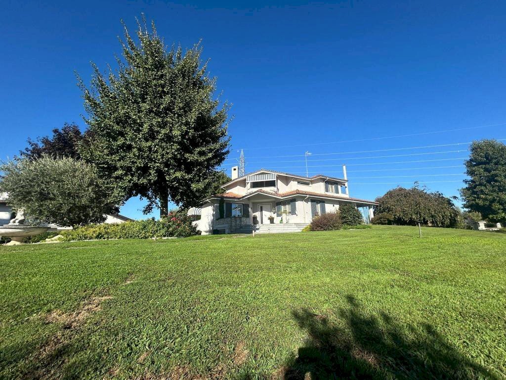 Villa viale Vittorio Veneto 77A, Carrù - foto 3