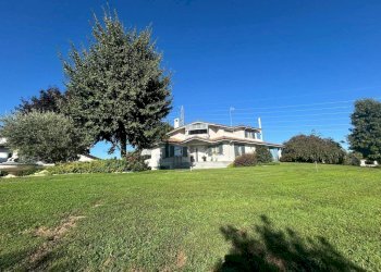 Villa viale Vittorio Veneto 77A, Carrù - foto 3