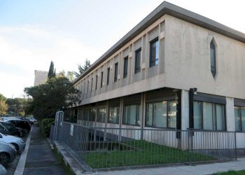 IMG_1207ridotte.jpg - Ufficio VIALE DEL POGGIO FIORITO, Roma (zona EUR) - foto 1