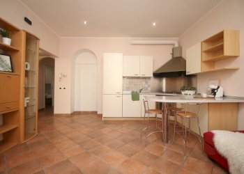 Zona giorno con cucina vista - Three-room apartment via Bellinzona 309, Como - photo 1