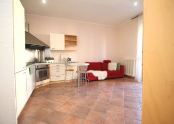 Zona giorno con cucina a vista - Three-room apartment via Bellinzona 309, Como - photo 2