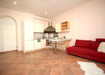 Zona giorno con cucina a vista - Three-room apartment via Bellinzona 309, Como - photo 3
