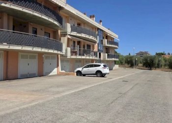 Appartamento Città Sant'Angelo - foto 2