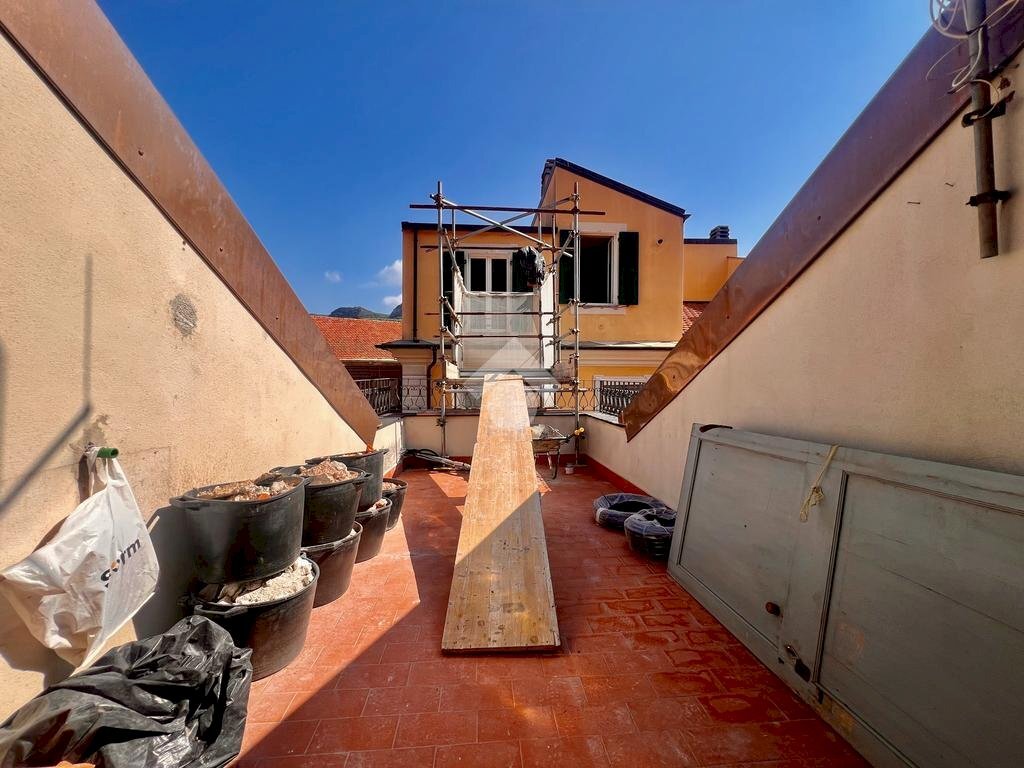 Quadrilocale Via Torcelli, Finale Ligure - foto 1