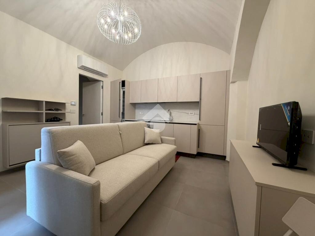 One-room apartment Via S. Francesco da Paola, Torino (neighborhood Centro) - photo 1