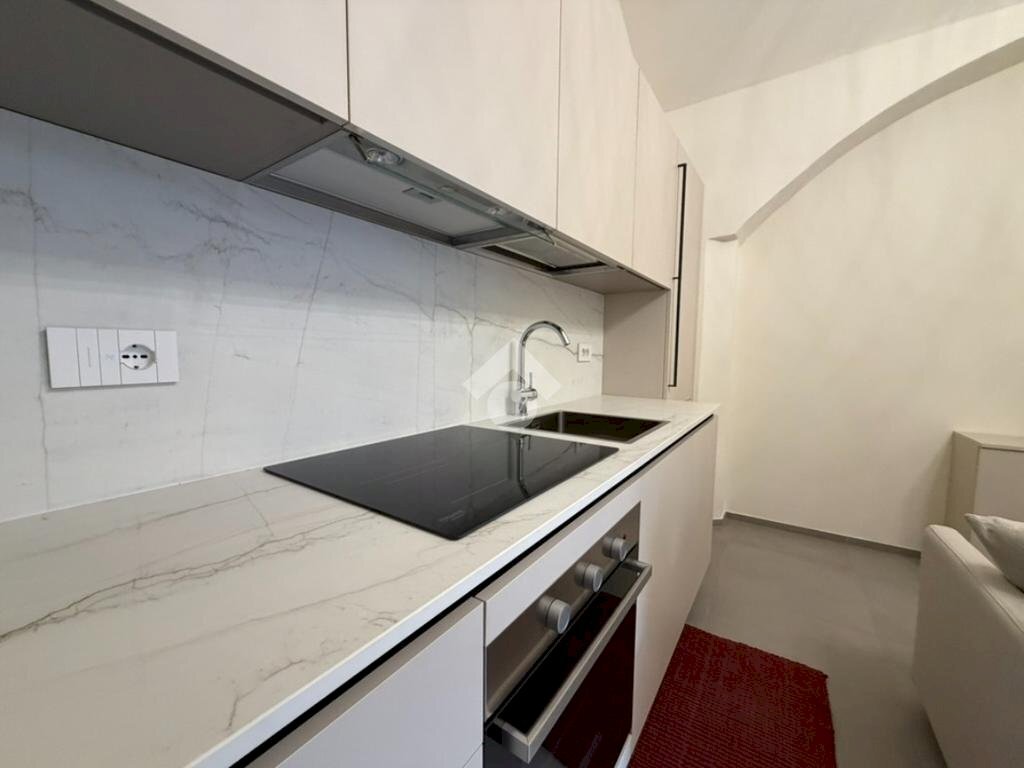 One-room apartment Via S. Francesco da Paola, Torino (neighborhood Centro) - photo 2