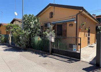 Independent house Via Piana, Bologna (neighborhood San Donato) - photo 1