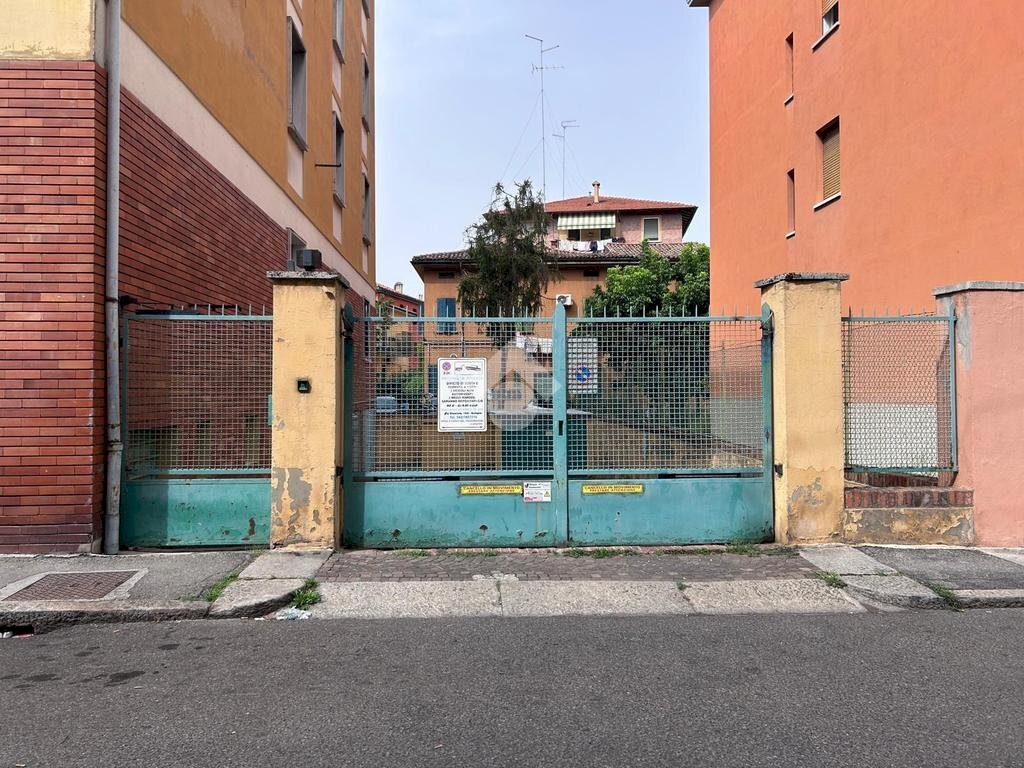 Box Via della Viola, Bologna (zona Santa Viola) - foto 1