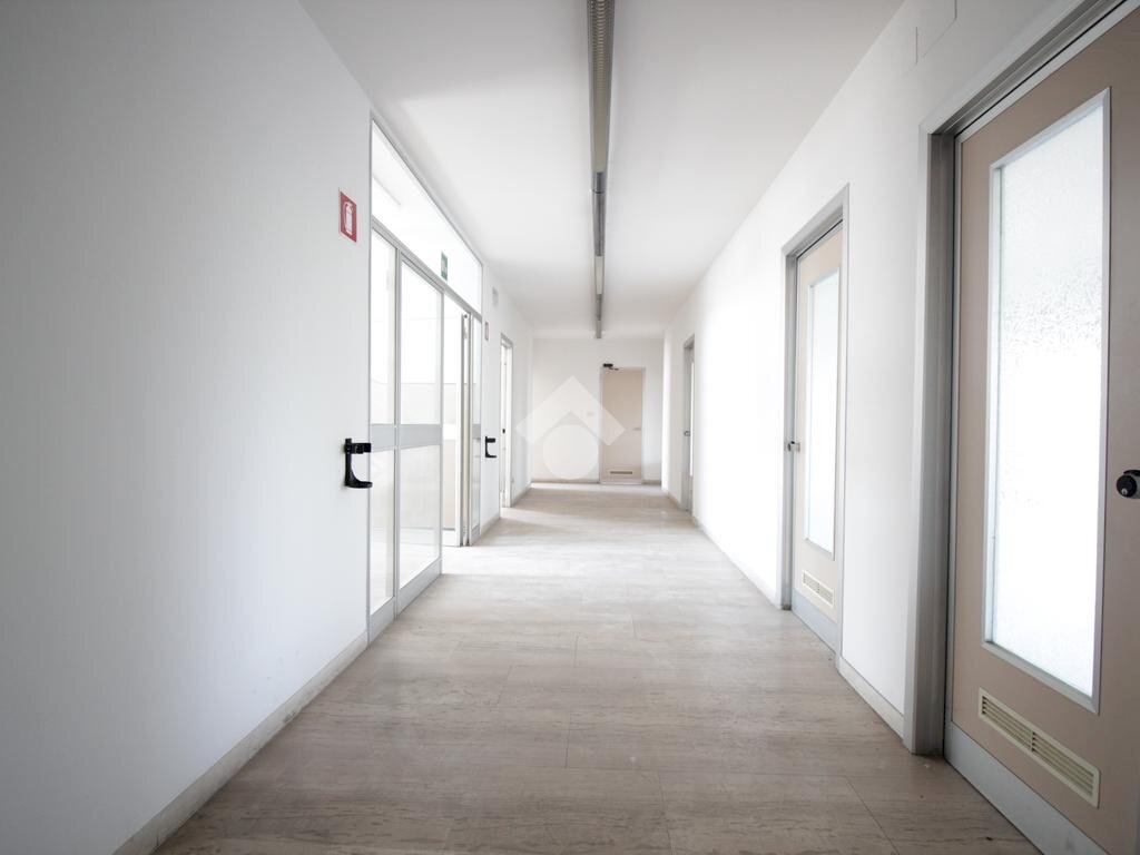 Ufficio Via Del Chiù, Bologna (zona Santa Viola) - foto 3