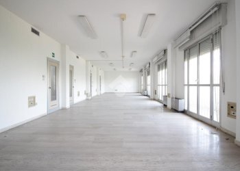 Ufficio Via Del Chiù, Bologna (zona Santa Viola) - foto 4