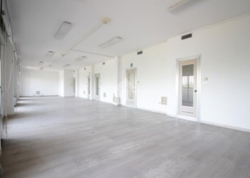 Ufficio Via Del Chiù, Bologna (zona Santa Viola) - foto 6