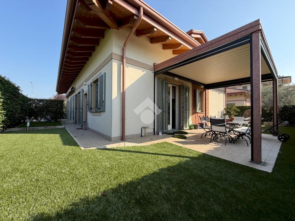 Villa Via Laura Prati, Bussero - foto 1