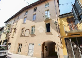 Two-room apartment Via Balbis, Saluzzo - photo 1