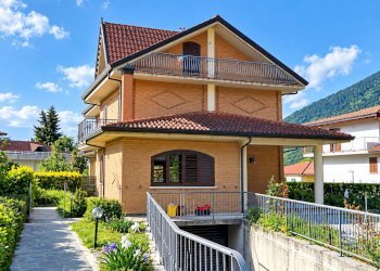 Foto 1 - Villa via grimaldi, Serino - foto 1