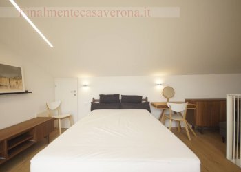 camera matrimoniale - Appartamento Via Secolo
5, Peschiera del Garda - foto 30