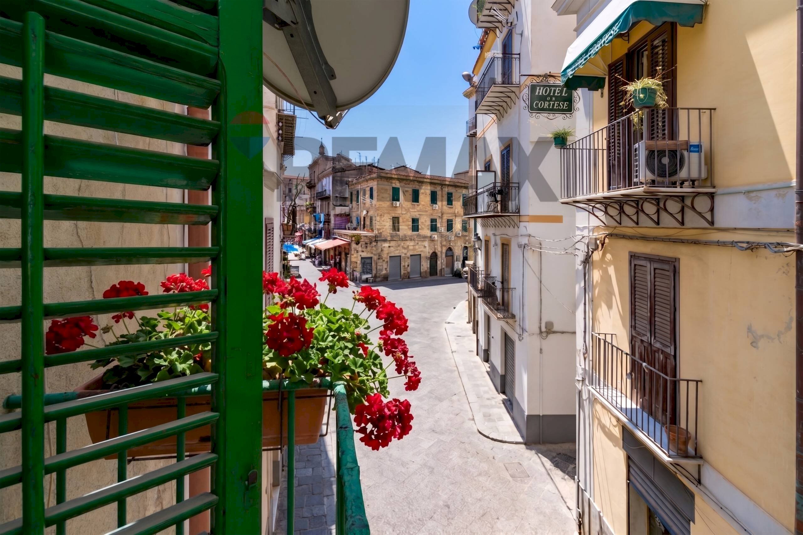 Edificio all\'aperto - Bilocale Via Scarparelli
8, Palermo - foto 3