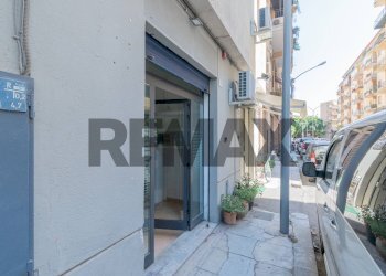 Edificio all\'aperto - Negozio Via Tramontana
49, Palermo - foto 7