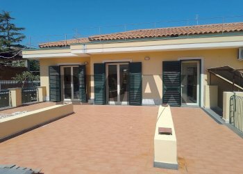 Casa all\'aperto - Casa indipendente Via Mongibello
 
1, Riposto - foto 1