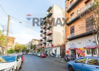 Edificio all\'aperto - Appartamento Via Plebiscito
 
415, Catania - foto 3