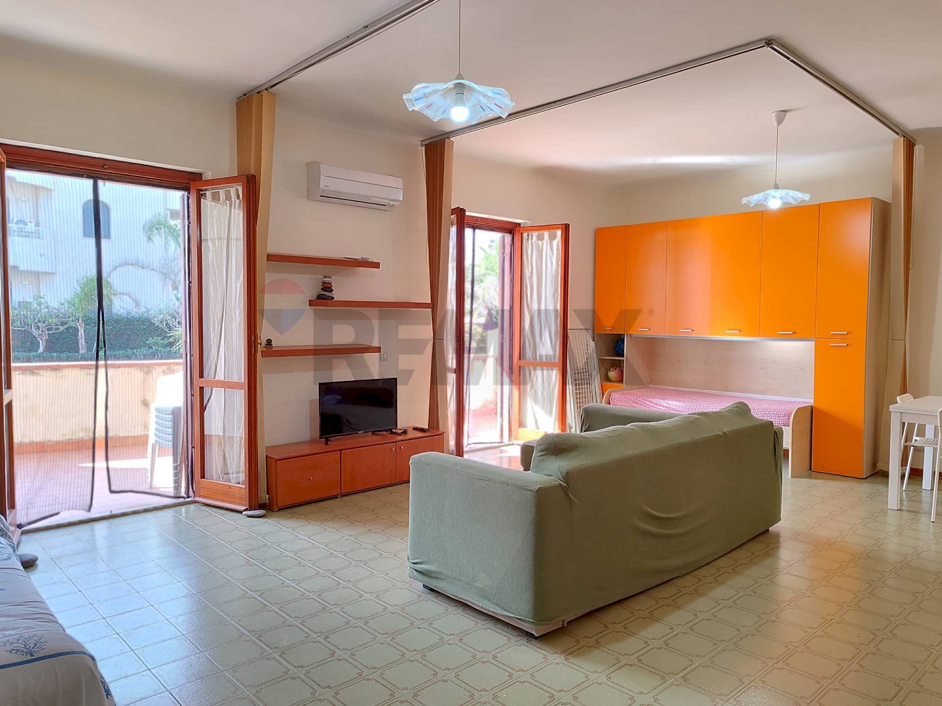Soggiorno - Trilocale Via Recanati
 
11, Giardini-Naxos - foto 1