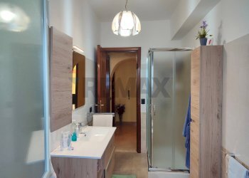 Bagno - Quadrilocale Via Cesare Battisti
 
232, Furci Siculo - foto 13