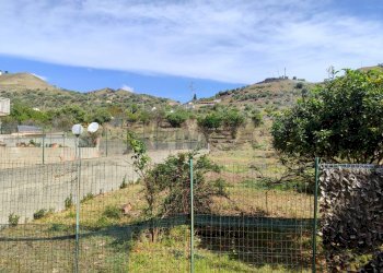 Vista delle montagne - Quadrilocale Via Cesare Battisti
 
232, Furci Siculo - foto 16