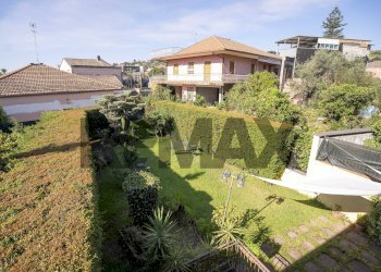 Giardino - Villa a Schiera Via Luciano Pavarotti
 
21, Viagrande - foto 2