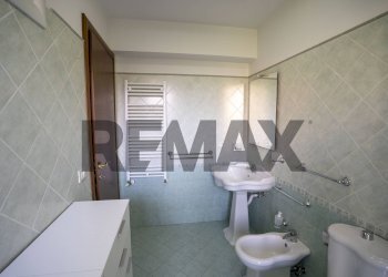 Bagno - Villa a Schiera Via Luciano Pavarotti
 
21, Viagrande - foto 8