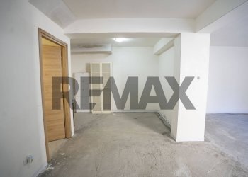Hall / corridoio - Villa a Schiera Via Luciano Pavarotti
 
21, Viagrande - foto 31