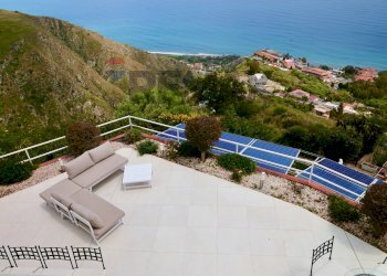 Vista dell\'acqua - Villa via unità d'italia
 
65, Letojanni - foto 7