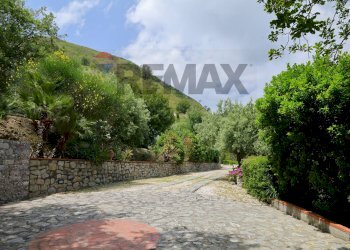 Vista delle montagne - Villa via unità d'italia
 
65, Letojanni - foto 10