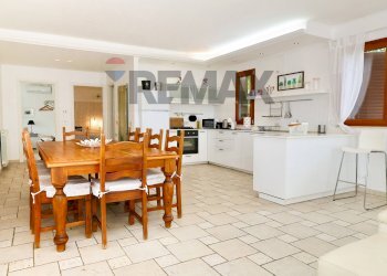 Sala da pranzo - Villa via unità d'italia
 
65, Letojanni - foto 29