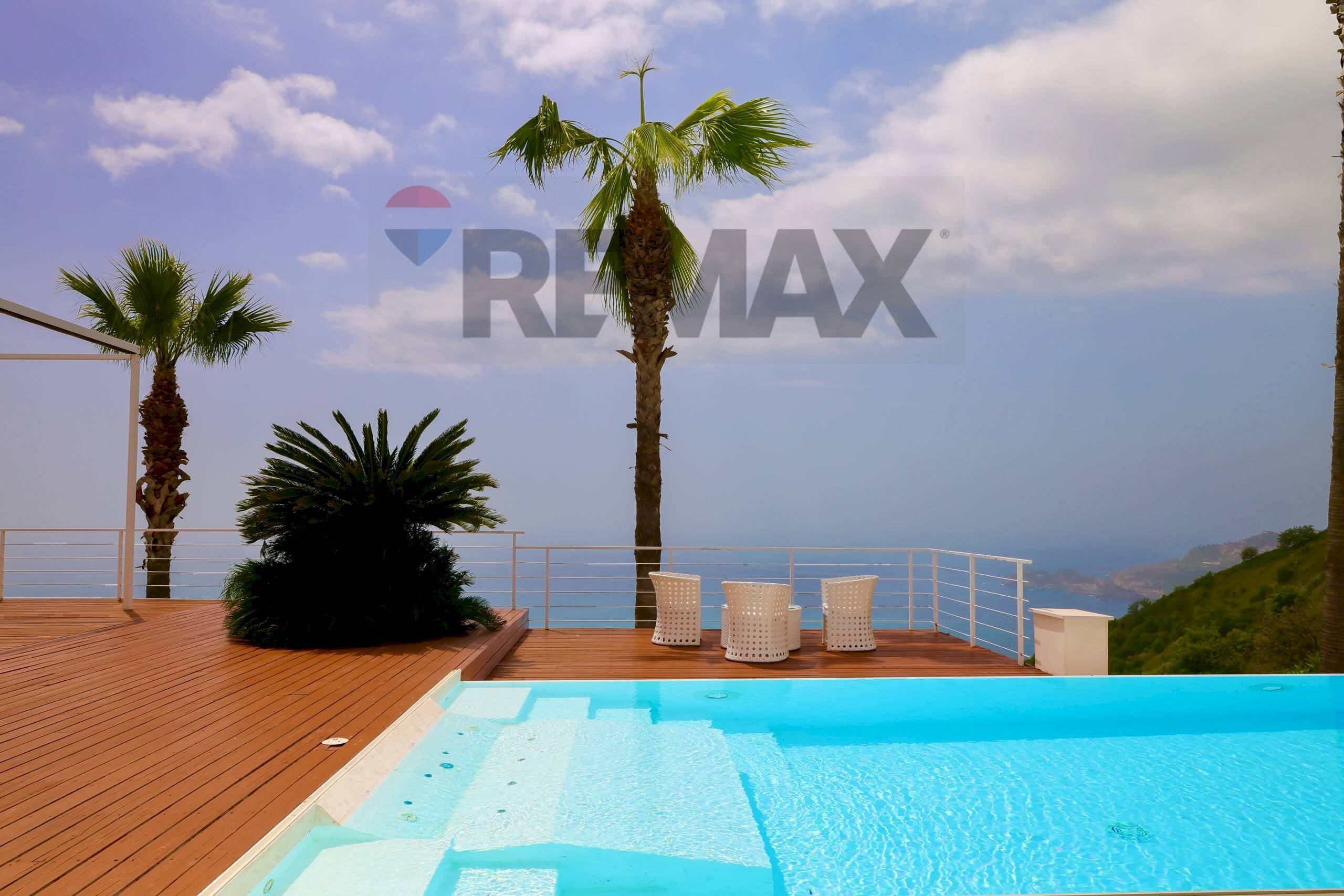 Piscina - Villa viale unità d'italia
 
66, Letojanni - foto 2