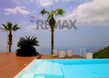 Piscina - Villa viale unità d'italia
 
66, Letojanni - foto 2