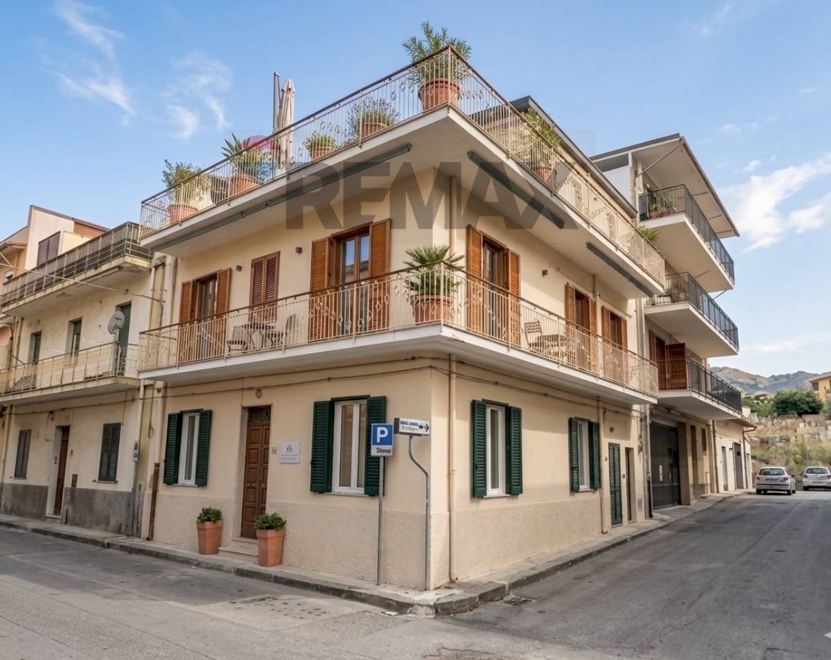 Edificio all\'aperto - Casa indipendente Via Pirandello
15, Furci Siculo - foto 2