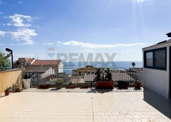 Terrazza - Quadrilocale Viale unità di Italia e delle regioni
 
1, Roccalumera - foto 1