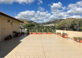 Terrazza - Quadrilocale Viale unità di Italia e delle regioni
 
1, Roccalumera - foto 3